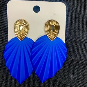 Fashion earrings